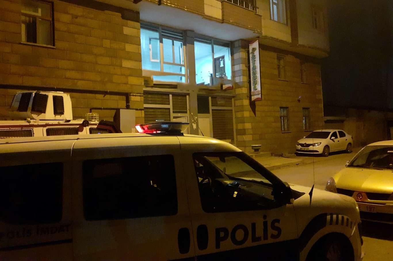 Meslektaşı tarafından silahla vurulan kadın polis öldü Meslektaşı tarafından silahla vurulan kadın polis öldü